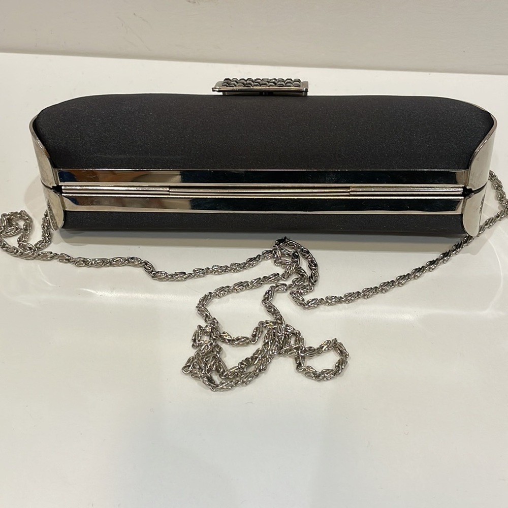 Black vintage purse with shoulder strap. Black satin/silk material with beads. - Picture 4 of 7